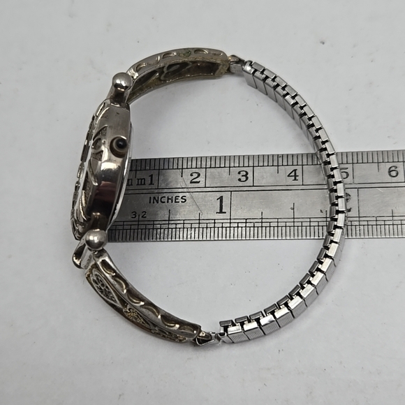 Womens Wrangler Heart Two Tone Quartz Watch With Stretch Band New Battery - Picture 7 of 10